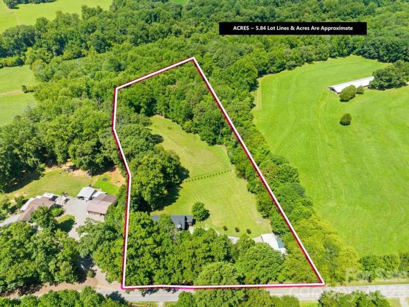 241 Goble Road, Statesville, NC 28625.  MLS# CAR4409423, YatesRealty ID 42842. 
