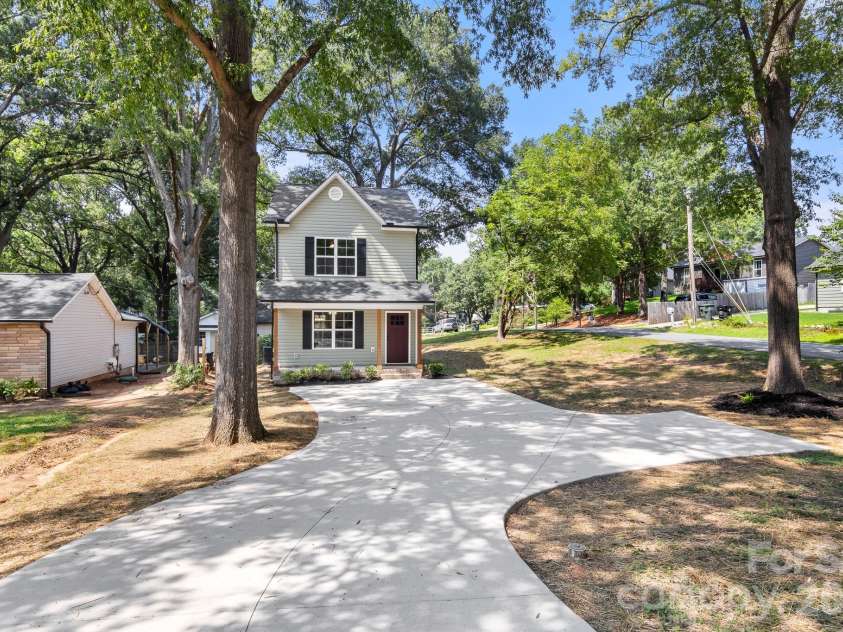 600 Sunderland Road, Concord, NC 28027.  MLS# CAR4407697, YatesRealty ID 42843. 