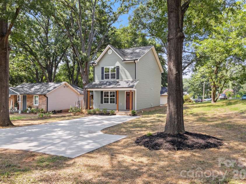 600 Sunderland Road, Concord, NC 28027.  MLS# CAR4407697, YatesRealty ID 42843. 