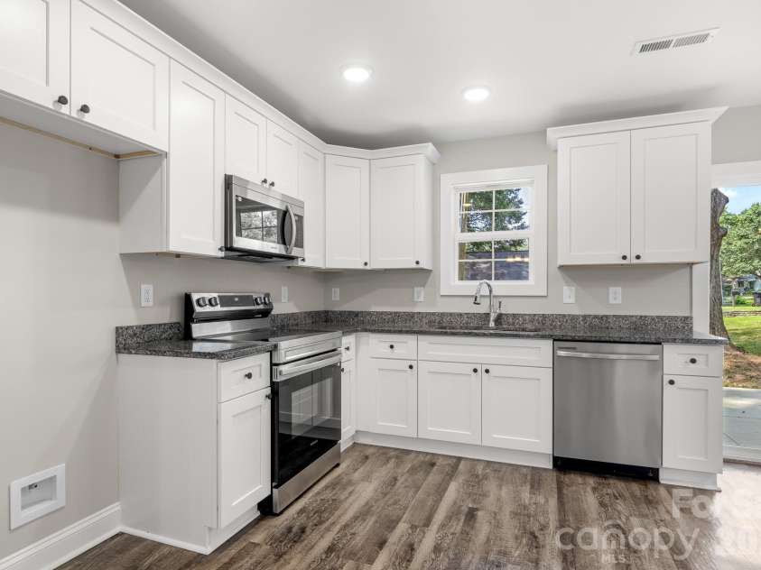 600 Sunderland Road, Concord, NC 28027.  MLS# CAR4407697, YatesRealty ID 42843. 
