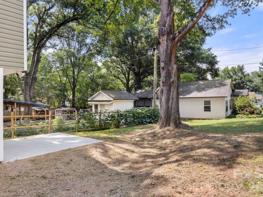 600 Sunderland Road, Concord, NC 28027.  MLS# CAR4407697, YatesRealty ID 42843. 