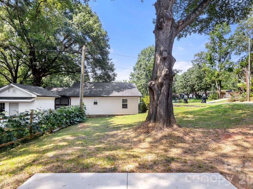 600 Sunderland Road, Concord, NC 28027.  MLS# CAR4407697, YatesRealty ID 42843. 