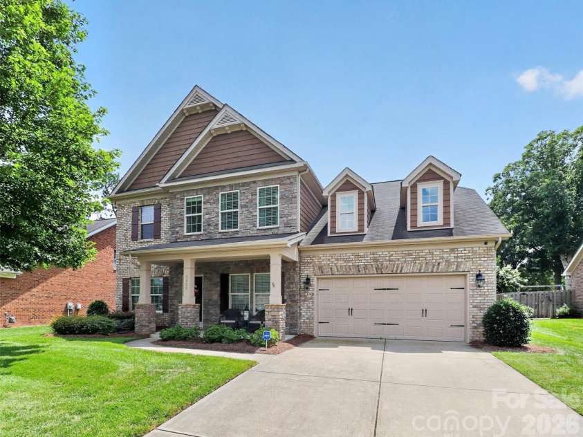 5409 Poplar Knoll Drive, Matthews, NC 28105.  MLS# CAR4413304, YatesRealty ID 42845. 