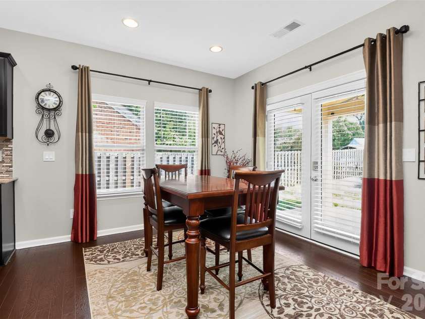 5409 Poplar Knoll Drive, Matthews, NC 28105.  MLS# CAR4413304, YatesRealty ID 42845. 
