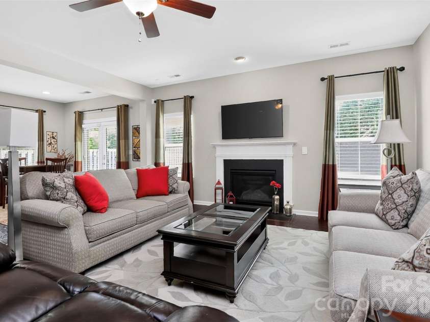 5409 Poplar Knoll Drive, Matthews, NC 28105.  MLS# CAR4413304, YatesRealty ID 42845. 