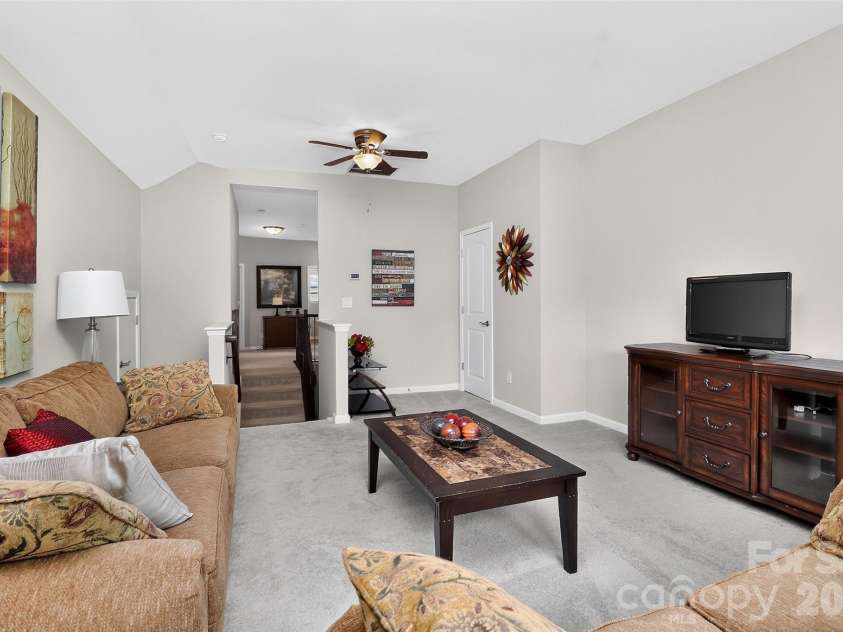 5409 Poplar Knoll Drive, Matthews, NC 28105.  MLS# CAR4413304, YatesRealty ID 42845. 
