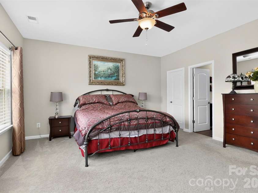 5409 Poplar Knoll Drive, Matthews, NC 28105.  MLS# CAR4413304, YatesRealty ID 42845. 