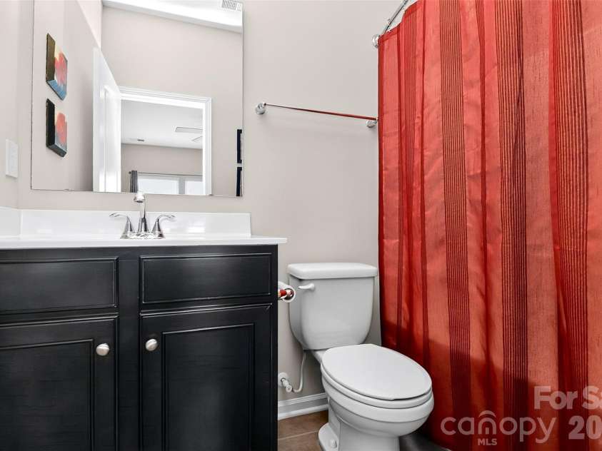 5409 Poplar Knoll Drive, Matthews, NC 28105.  MLS# CAR4413304, YatesRealty ID 42845. 