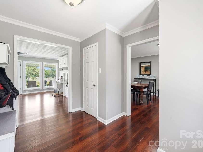 1335 Stoneyridge Drive, Charlotte, NC 28214.  MLS# CAR4407877, YatesRealty ID 42846. 