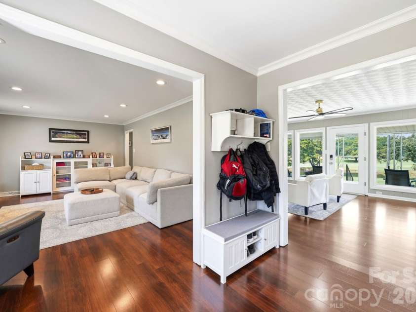 1335 Stoneyridge Drive, Charlotte, NC 28214.  MLS# CAR4407877, YatesRealty ID 42846. 