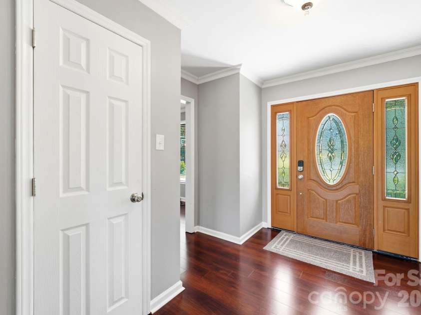1335 Stoneyridge Drive, Charlotte, NC 28214.  MLS# CAR4407877, YatesRealty ID 42846. 