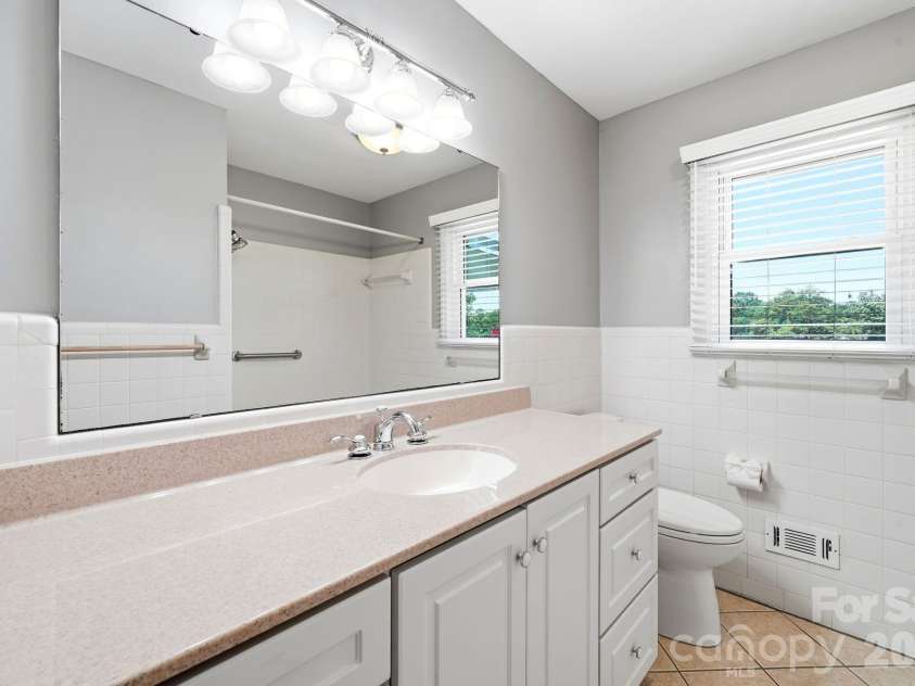 1335 Stoneyridge Drive, Charlotte, NC 28214.  MLS# CAR4407877, YatesRealty ID 42846. 