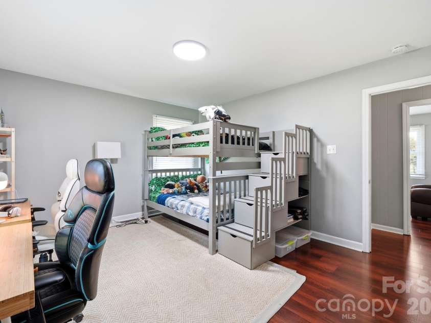 1335 Stoneyridge Drive, Charlotte, NC 28214.  MLS# CAR4407877, YatesRealty ID 42846. 