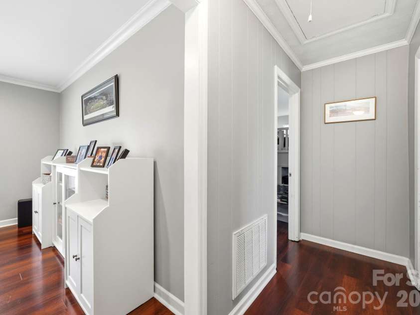1335 Stoneyridge Drive, Charlotte, NC 28214.  MLS# CAR4407877, YatesRealty ID 42846. 