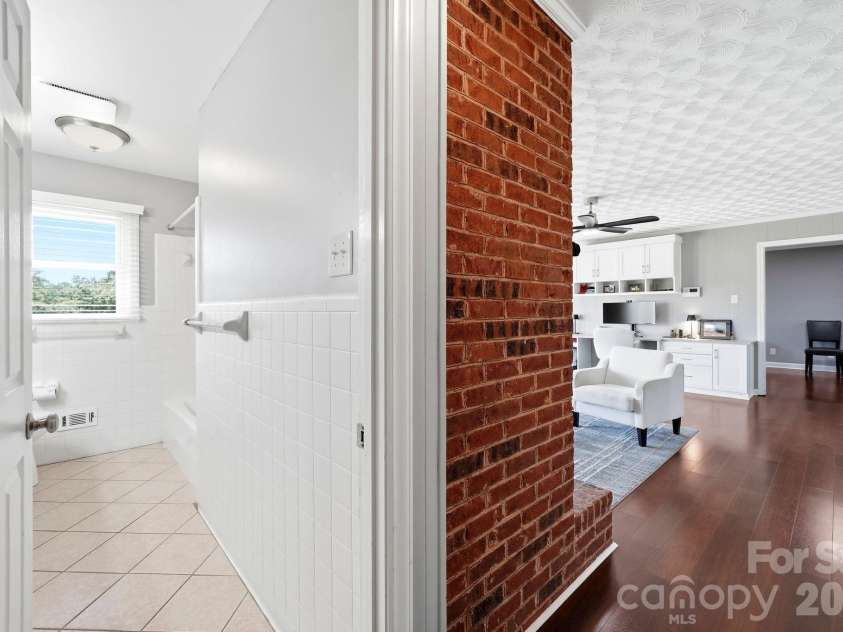 1335 Stoneyridge Drive, Charlotte, NC 28214.  MLS# CAR4407877, YatesRealty ID 42846. 
