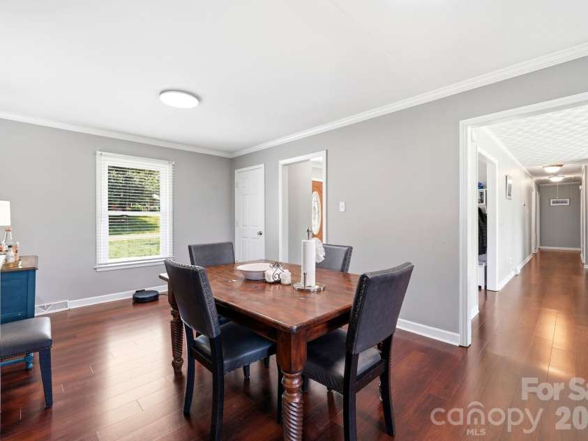 1335 Stoneyridge Drive, Charlotte, NC 28214.  MLS# CAR4407877, YatesRealty ID 42846. 