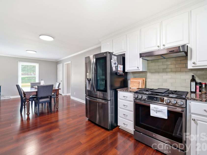 1335 Stoneyridge Drive, Charlotte, NC 28214.  MLS# CAR4407877, YatesRealty ID 42846. 