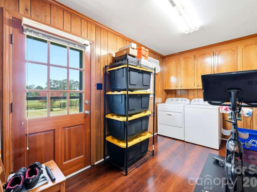 1335 Stoneyridge Drive, Charlotte, NC 28214.  MLS# CAR4407877, YatesRealty ID 42846. 