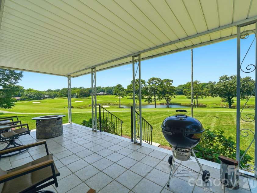 1335 Stoneyridge Drive, Charlotte, NC 28214.  MLS# CAR4407877, YatesRealty ID 42846. 