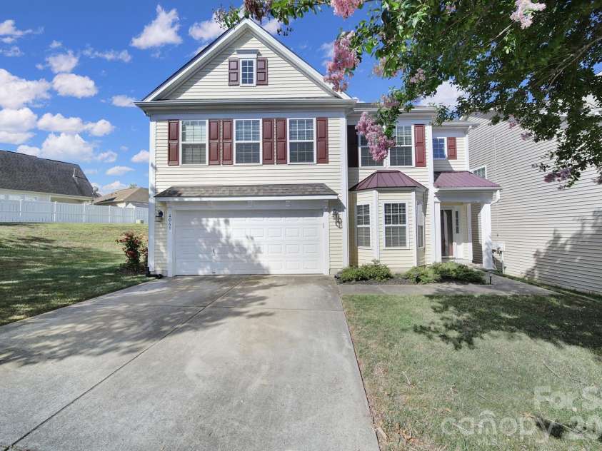 4041 Abbotsbury Drive, Fort Mill, SC 29707.  MLS# CAR4406236, YatesRealty ID 42848. 