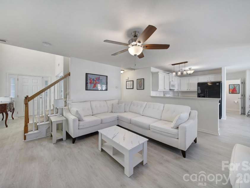4041 Abbotsbury Drive, Fort Mill, SC 29707.  MLS# CAR4406236, YatesRealty ID 42848. 