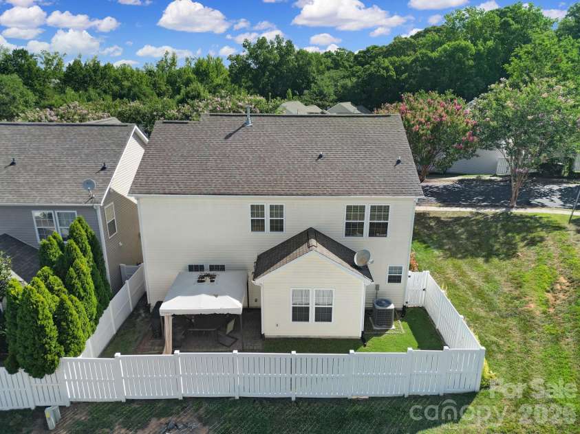 4041 Abbotsbury Drive, Fort Mill, SC 29707.  MLS# CAR4406236, YatesRealty ID 42848. 