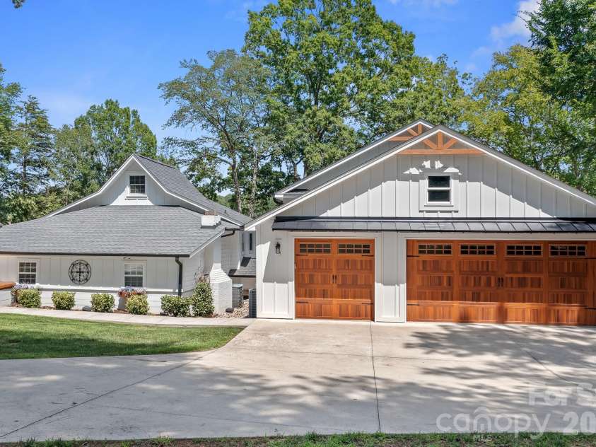 188 Sagemore Road, Mooresville, NC 28117.  MLS# CAR4412341, YatesRealty ID 42850. 