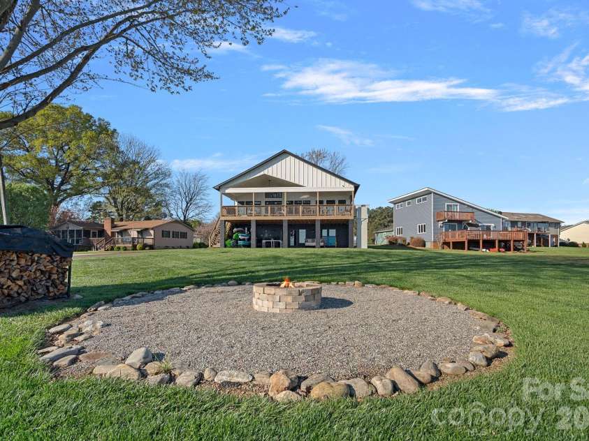 8182 Mountain Shore Drive, Sherrills Ford, NC 28673.  MLS# CAR4362288, YatesRealty ID 42852. 