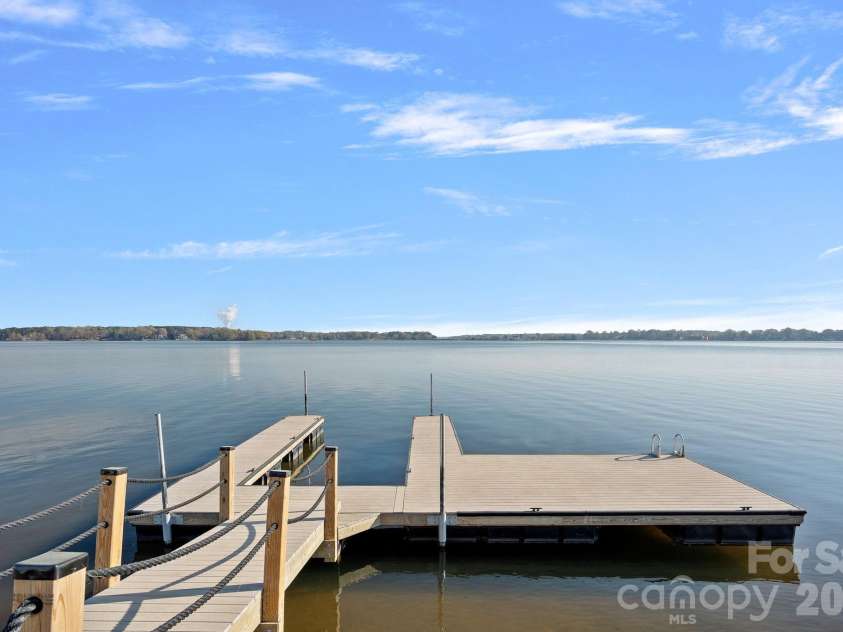 8182 Mountain Shore Drive, Sherrills Ford, NC 28673.  MLS# CAR4362288, YatesRealty ID 42852. 