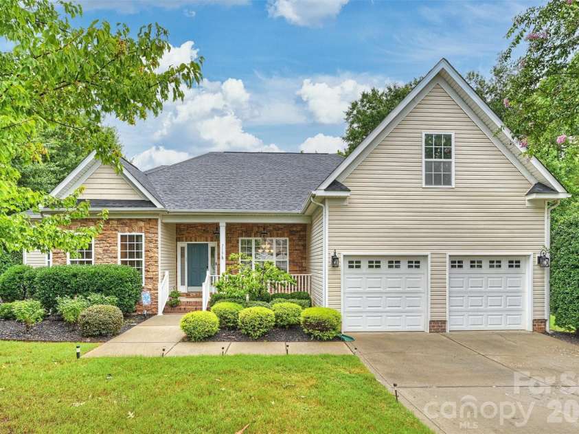 713 Trailhead Lane, Fort Mill, SC 29708.  MLS# CAR4409432, YatesRealty ID 42853. 