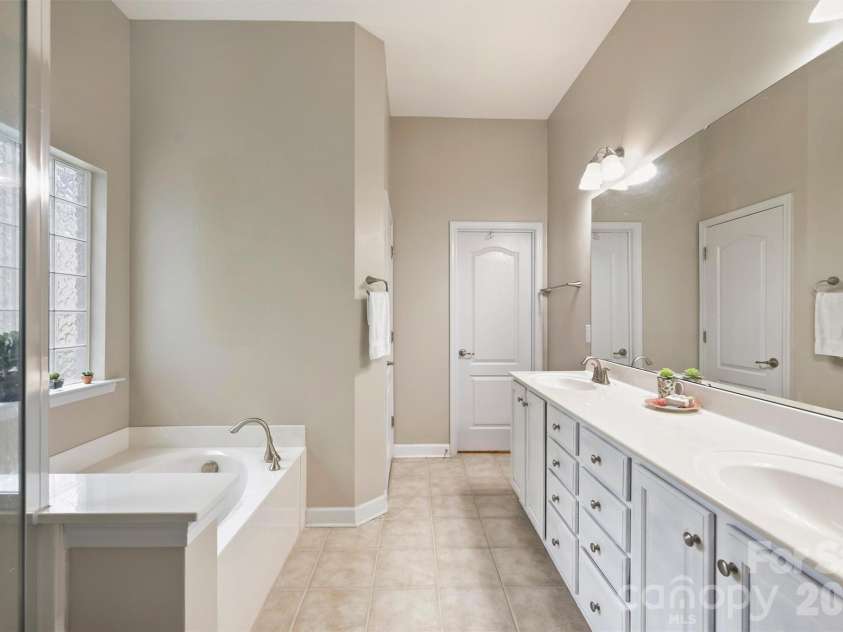 713 Trailhead Lane, Fort Mill, SC 29708.  MLS# CAR4409432, YatesRealty ID 42853. 