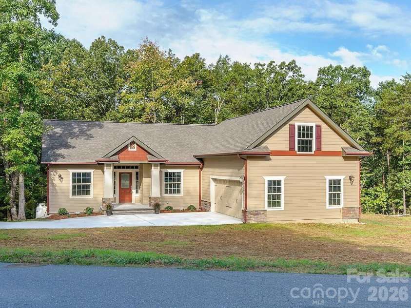 17410 Green Hill Road, Charlotte, NC 28278.  MLS# CAR4412594, YatesRealty ID 42854. 
