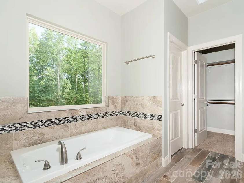 17410 Green Hill Road, Charlotte, NC 28278.  MLS# CAR4412594, YatesRealty ID 42854. 