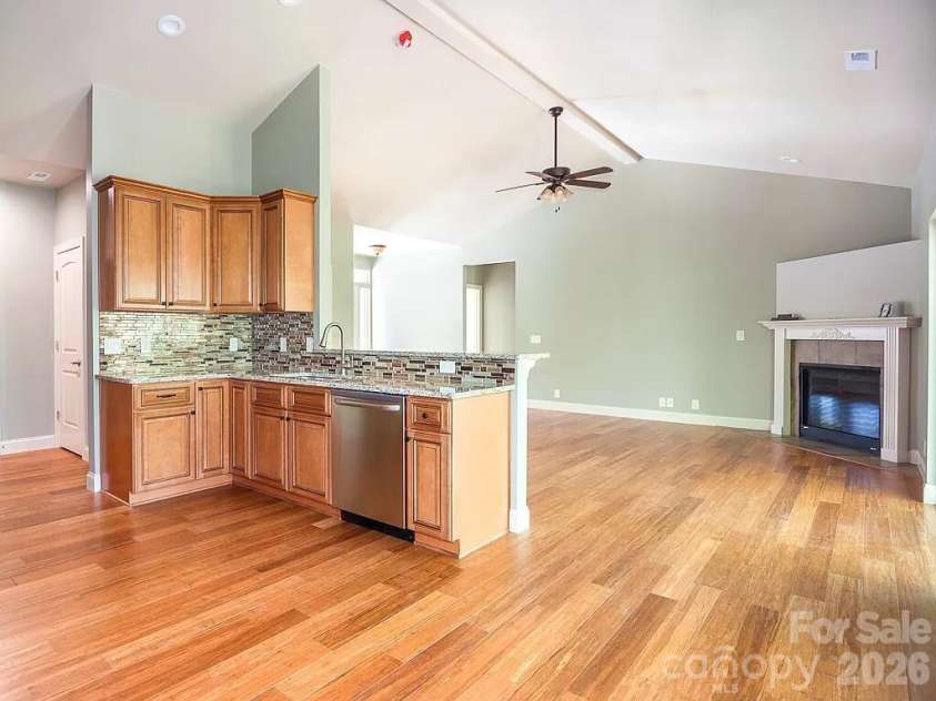 17410 Green Hill Road, Charlotte, NC 28278.  MLS# CAR4412594, YatesRealty ID 42854. 