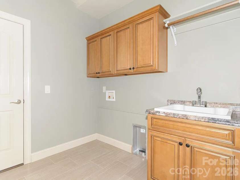 17410 Green Hill Road, Charlotte, NC 28278.  MLS# CAR4412594, YatesRealty ID 42854. 