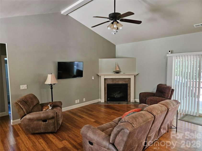 17410 Green Hill Road, Charlotte, NC 28278.  MLS# CAR4412594, YatesRealty ID 42854. 