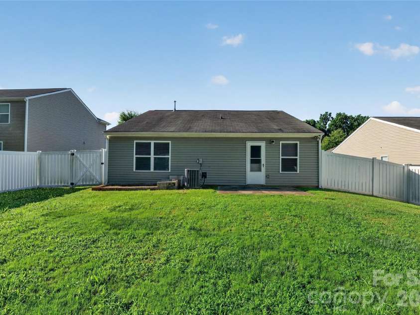 1716 White Willow Avenue, Gastonia, NC 28054.  MLS# CAR4413148, YatesRealty ID 42855. 