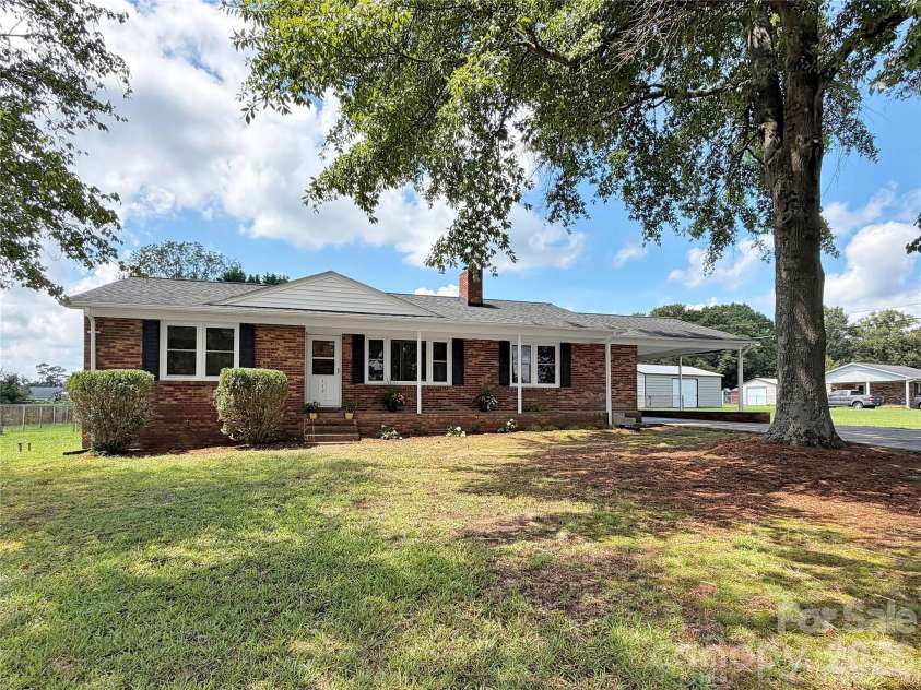 112 Croft Drive, Kings Mountain, NC 28086.  MLS# CAR4412599, YatesRealty ID 42856. 