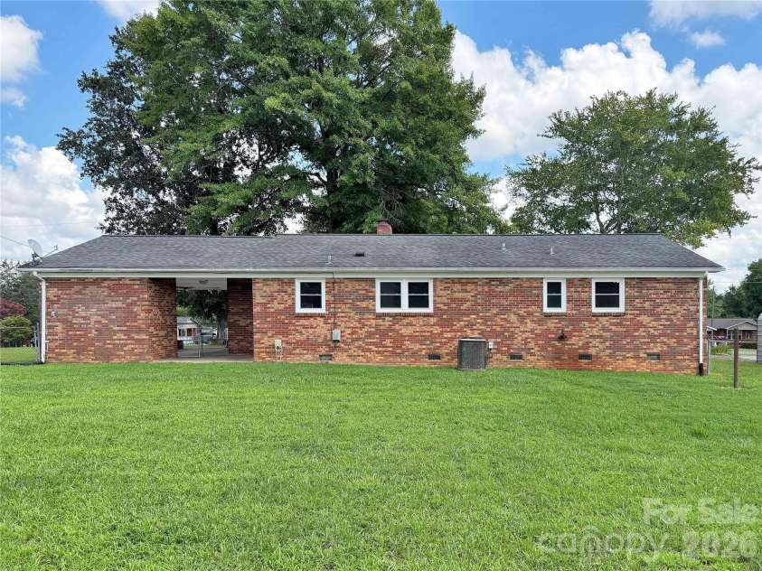 112 Croft Drive, Kings Mountain, NC 28086.  MLS# CAR4412599, YatesRealty ID 42856. 