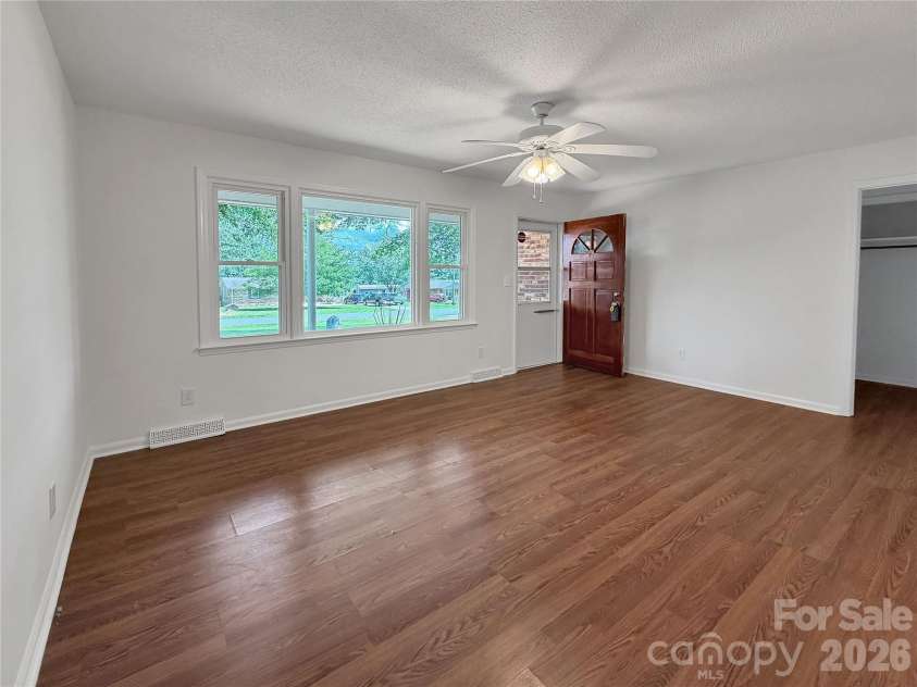 112 Croft Drive, Kings Mountain, NC 28086.  MLS# CAR4412599, YatesRealty ID 42856. 