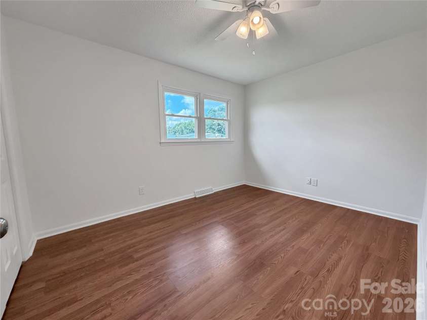 112 Croft Drive, Kings Mountain, NC 28086.  MLS# CAR4412599, YatesRealty ID 42856. 