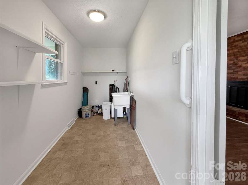 112 Croft Drive, Kings Mountain, NC 28086.  MLS# CAR4412599, YatesRealty ID 42856. 