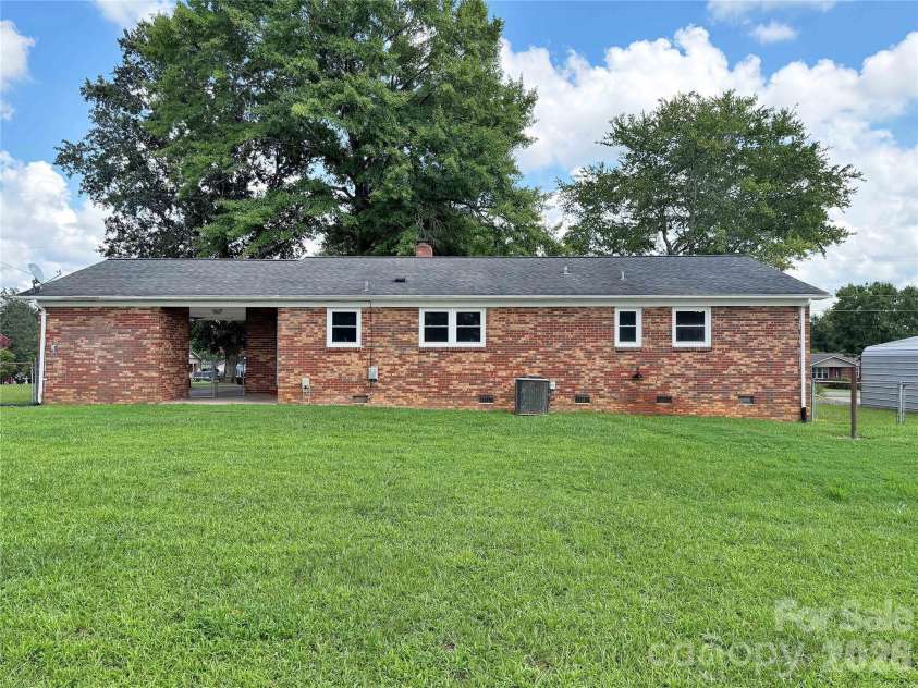 112 Croft Drive, Kings Mountain, NC 28086.  MLS# CAR4412599, YatesRealty ID 42856. 