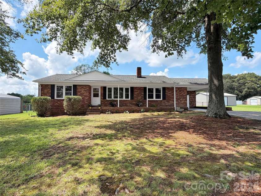 112 Croft Drive, Kings Mountain, NC 28086.  MLS# CAR4412599, YatesRealty ID 42856. 