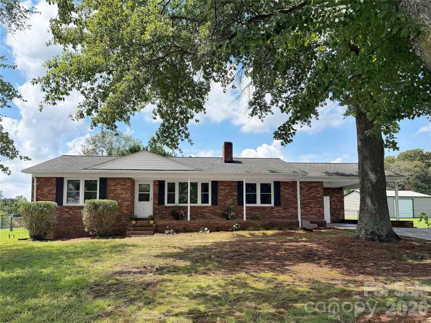 112 Croft Drive, Kings Mountain, NC 28086.  MLS# CAR4412599, YatesRealty ID 42856. 