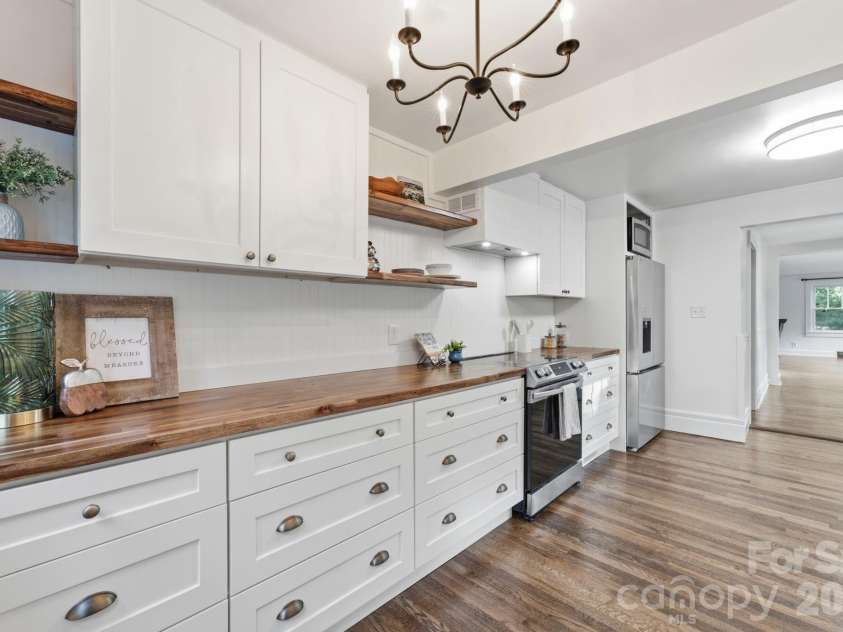 1686 Dutch Cove Road, Canton, NC 28716.  MLS# CAR4404368, YatesRealty ID 42857. 
