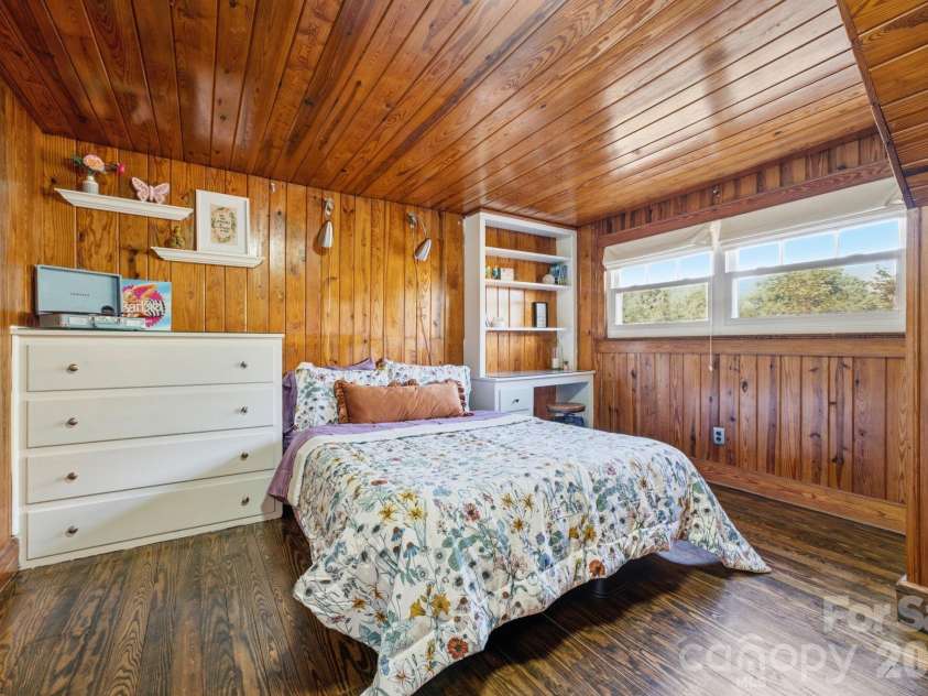 1686 Dutch Cove Road, Canton, NC 28716.  MLS# CAR4404368, YatesRealty ID 42857. 