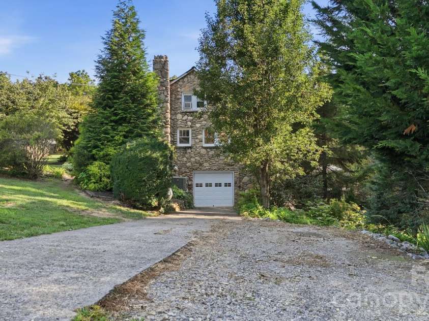 1686 Dutch Cove Road, Canton, NC 28716.  MLS# CAR4404368, YatesRealty ID 42857. 