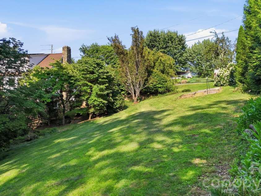 1686 Dutch Cove Road, Canton, NC 28716.  MLS# CAR4404368, YatesRealty ID 42857. 