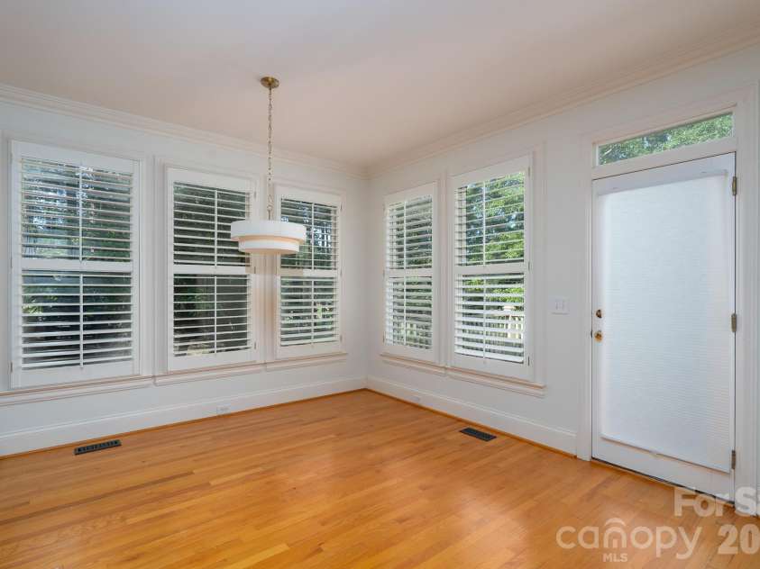 205 Piney Grove Point, New London, NC 28127.  MLS# CAR4409466, YatesRealty ID 42859. Breakfast Nook